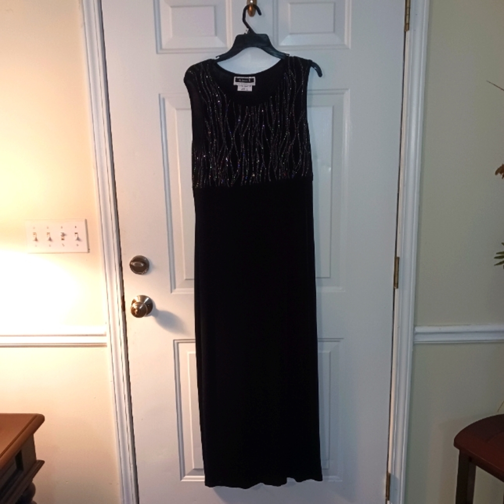 Allyson II Black Evening dress with silver sparkles on top. Size 12